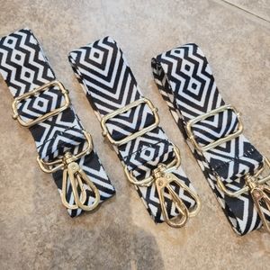 Black and white adjustable bag strap